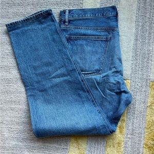 UNIQLO JEANS. SIZE 35 W.
